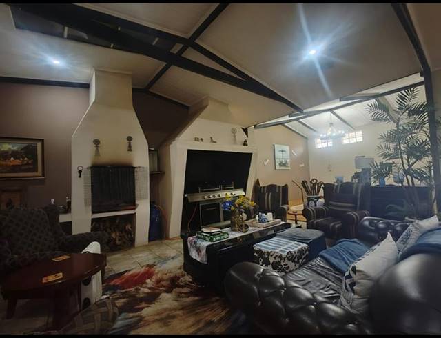 3 BEDROOM HOUSE FOR SALE IN PRETORIA GARDENS